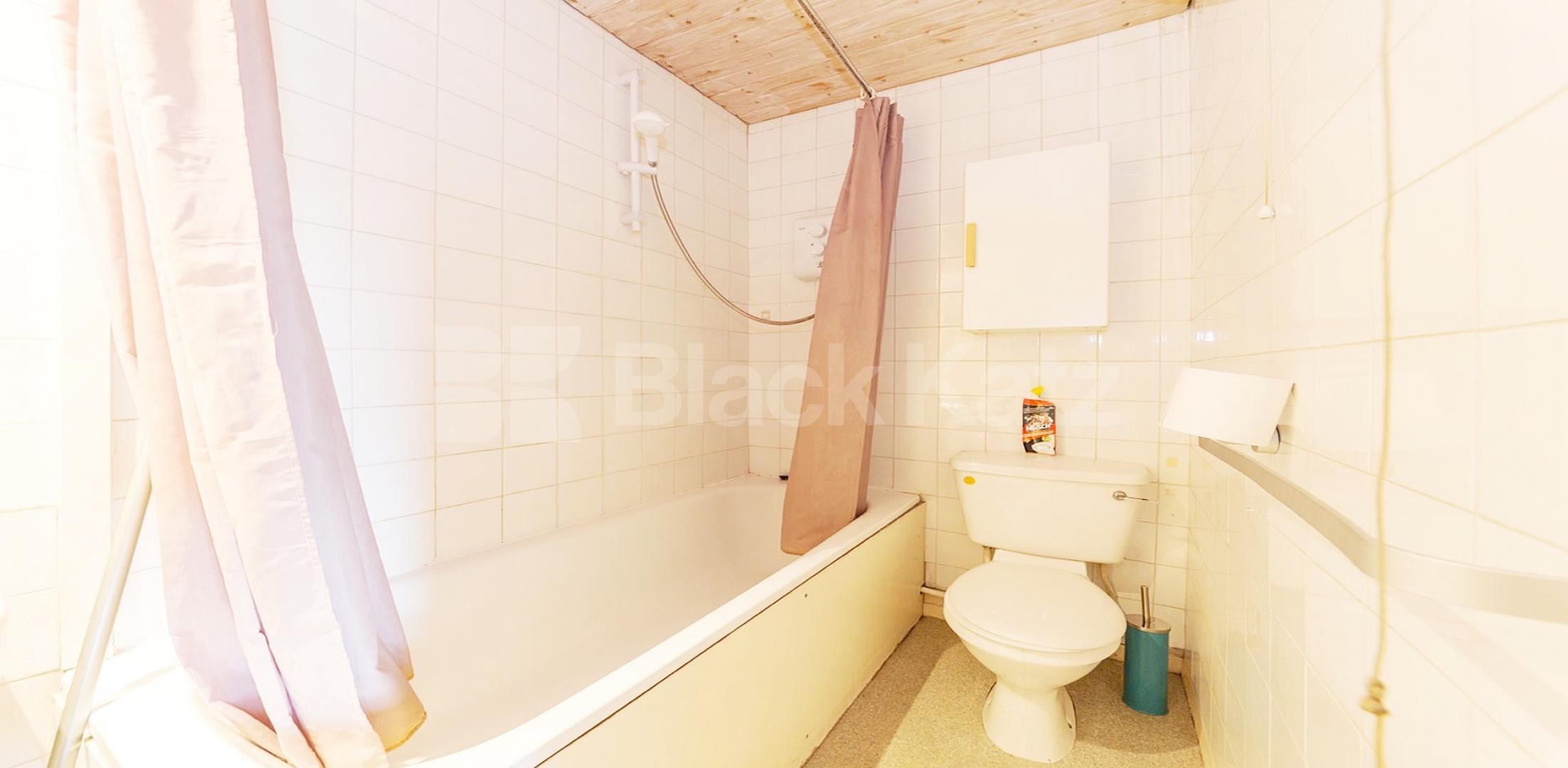 			UNDER OFFER , 1 Bedroom, 1 bath, 1 reception Flat			 Sinclair Road, Shepherds Bush